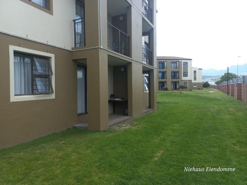 To Let 2 Bedroom Property for Rent in Guldenland Western Cape